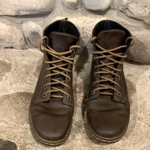 Dr. Martens “Leyton” - lace up ankle boots